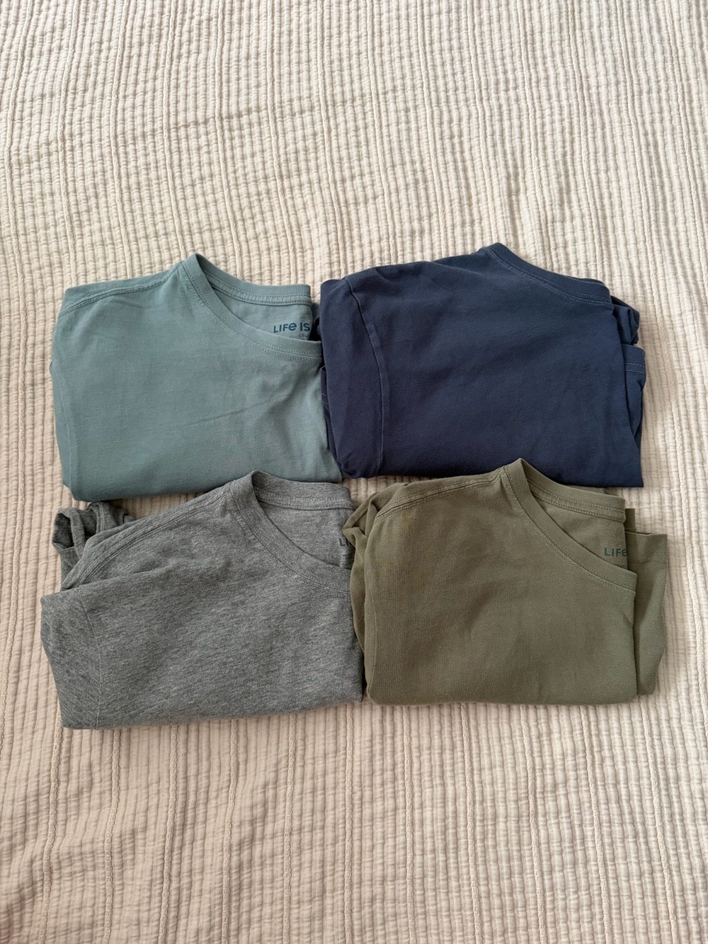 Men’s Life is Good tshirt bundle size XL
